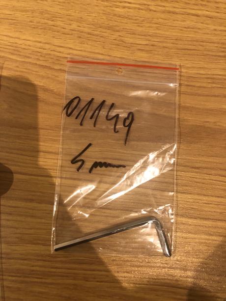 Kluc na nastavenie pritlaku na plastovych oknach,