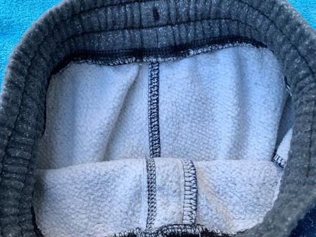 Hrubé tepláky, 122