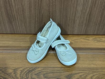 Strieborné balerínky, 30