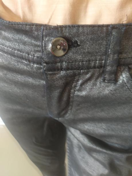 C134 nohvice pekne, xs