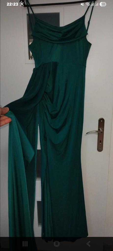 Smaragdovo zelené spoločenské šaty, s