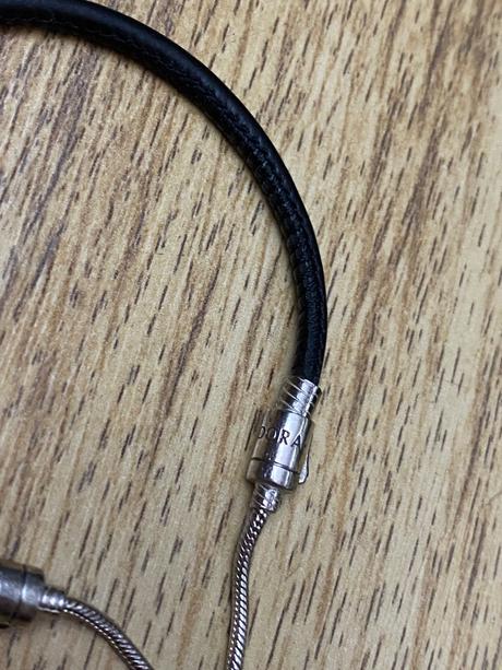 Pandora čierny koženy naramok, pandora