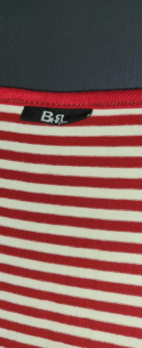 Červené prúžkované šaty, 38