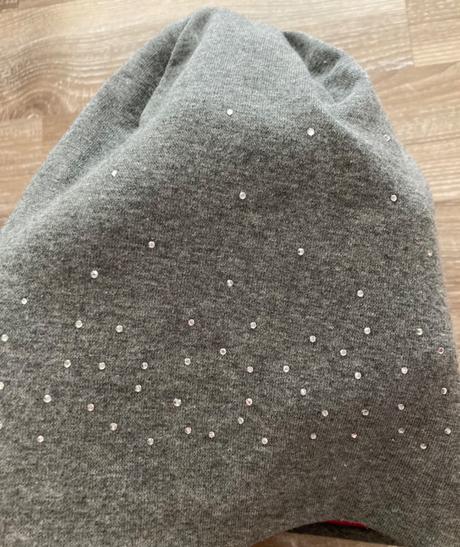 Dámska oteplená čiapka s kamenkami, 