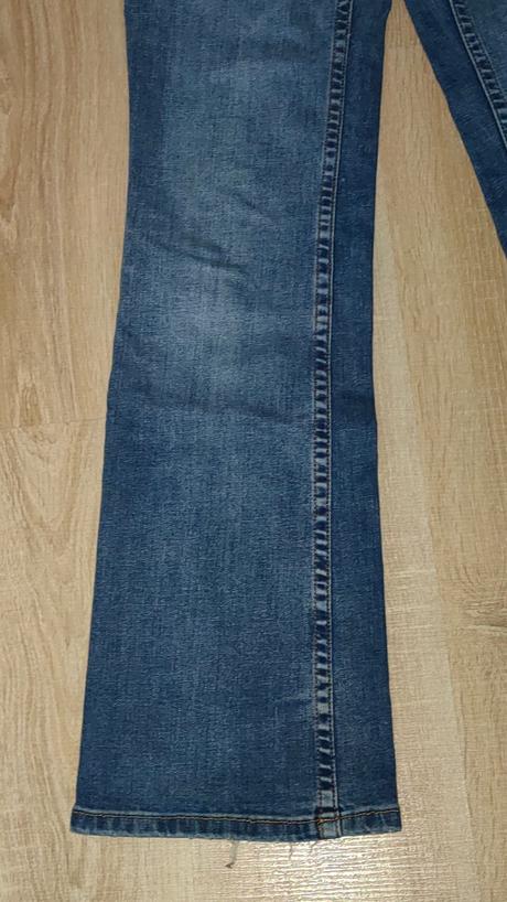 Veľmi pekné rifle, h&m,38