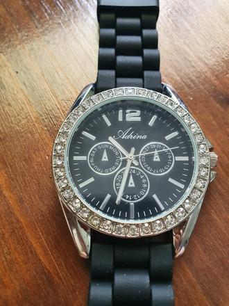 Dámske náramkové hodinky,