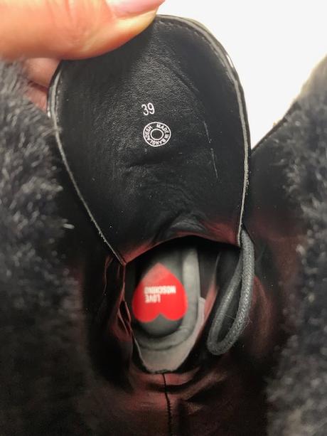 Lakované kožené workery love moschino originál, 39