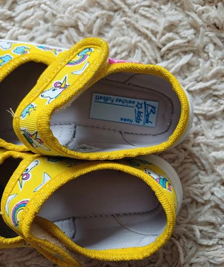 Papučky/prezuvky, 26