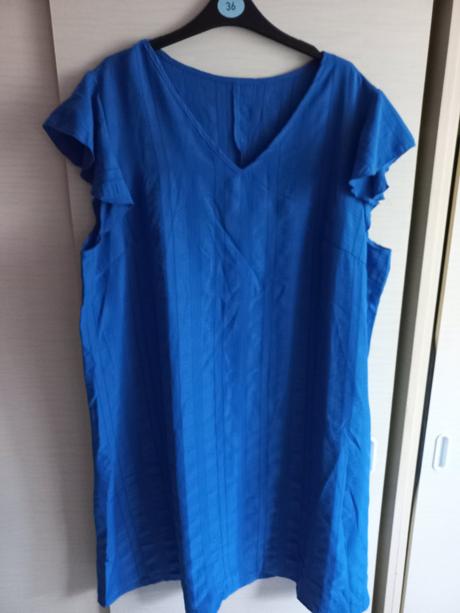 Damske bluzky, tuniky, saty a sukna, 50