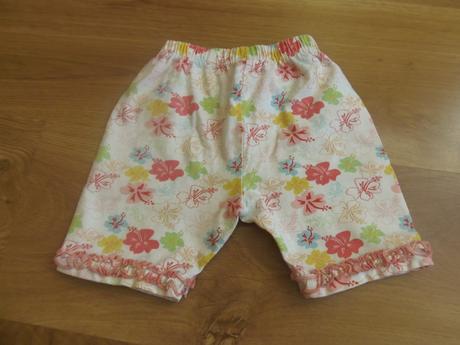 Šortky  - kvietky, c&a,80