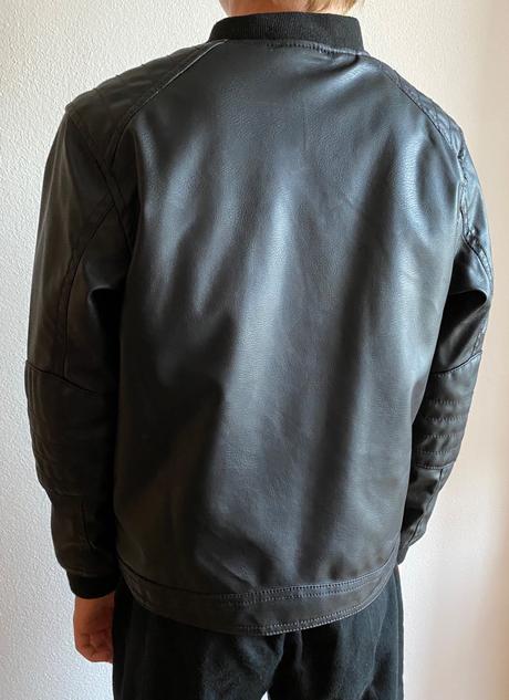 Vyteplena koženkova bunda pre fešaka, h&m,134