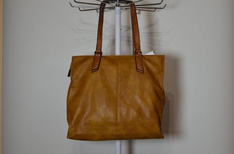 Bledohnedá kabelka, 