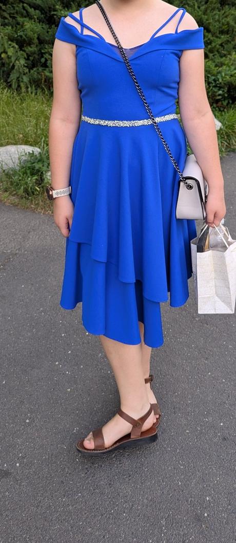 Spoločenské šaty, 158