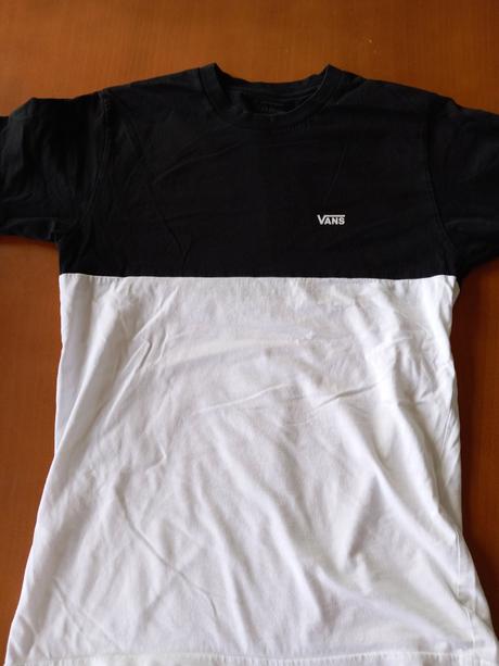 Tričko čierno-biele, s