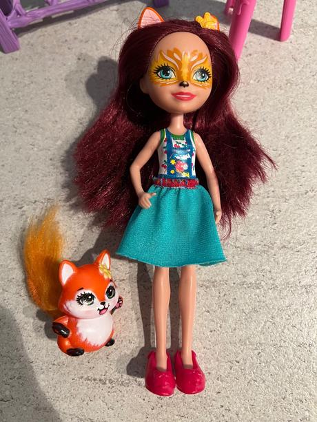 Babika entchantimals liska maliarka, 