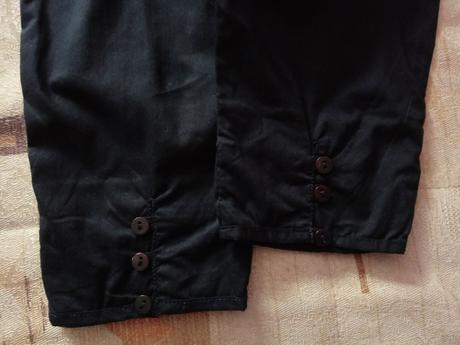 Cierne tenke nohavice, 98