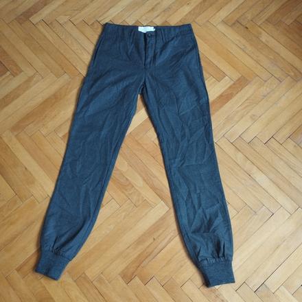 Kvalitné nohavice s vreckami, s