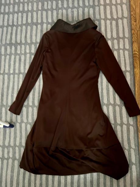 Tmavohnedé šaty, 40