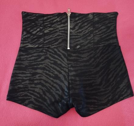 Sexys vyssim pasom na zips kratasky bay, bay,s