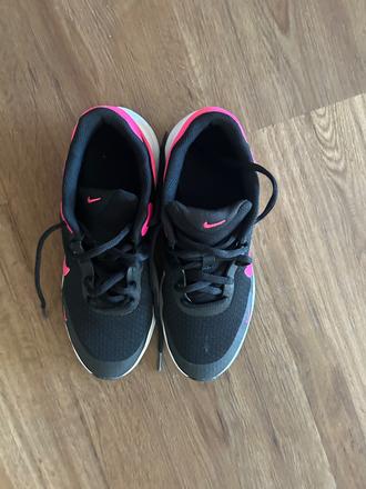 Tenisky cena s postou, nike,36