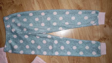 Teplé pyžamo top stav, 116