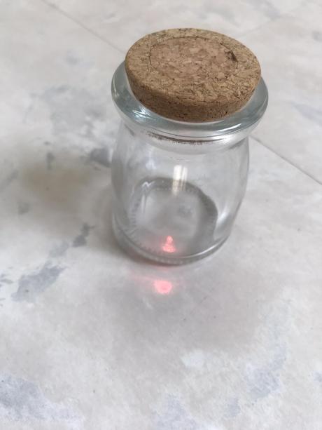 Dekorácia - svietiaca nádobka,