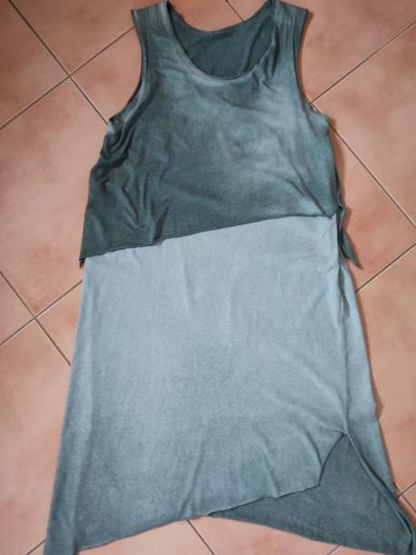 Dámske  asymetrické šaty zn.unisono, s