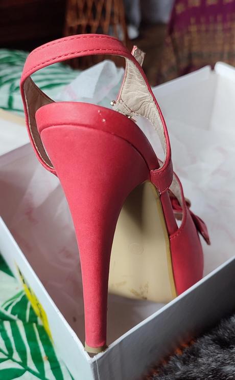 Sandále s poštou, 37