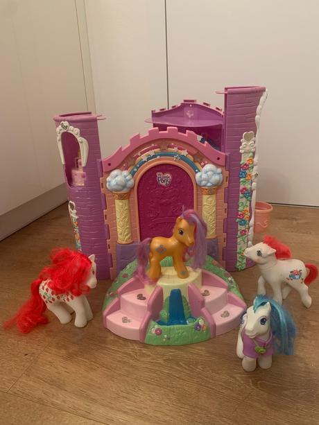 My little pony zámok a koníky vrátane magnetických,