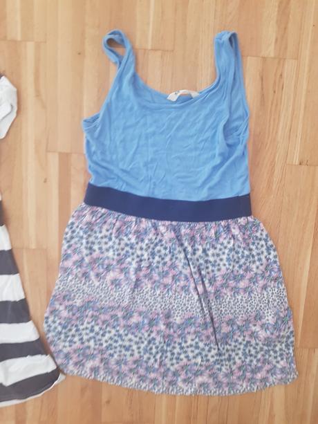 Rôzne šaty v 122-134,ako nové, cena 5e/,,ks. kupo, 134