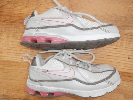 Nenosené tenisky, 28