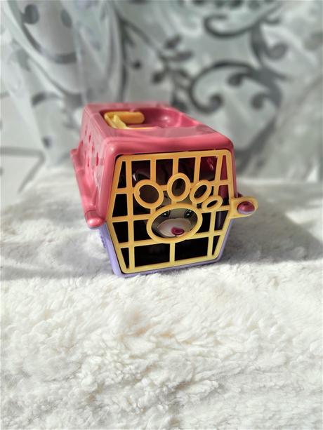 Prepravka s mačičkou, 