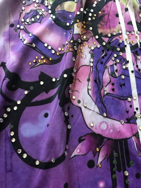 Krásne fialové šaty s kamienkami, m