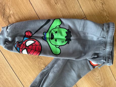 Tepláky avengers, zara,98