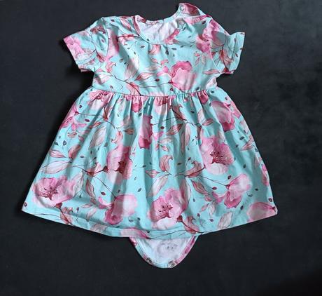 Kvietkové šaty a body v jednom, 80