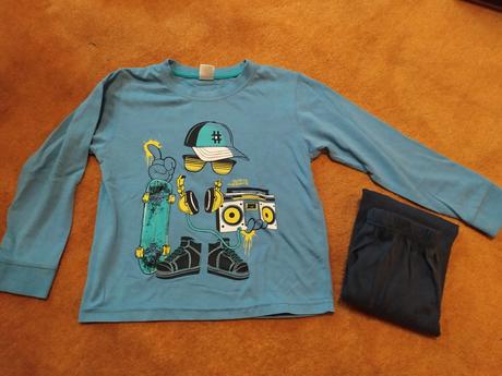 Pyžamo 116 s poštou, 116