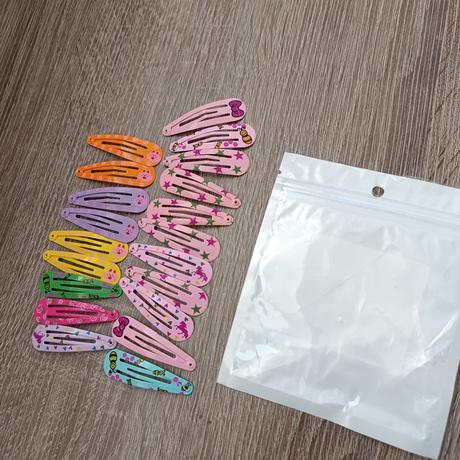 20 kusov pestrofarebné sponky, 