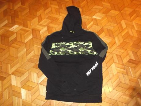 Čierna mikina s kapucňou, c&a,182