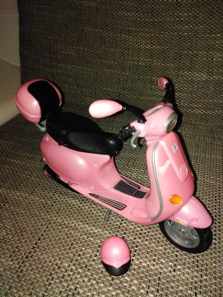 Barbie skúter,