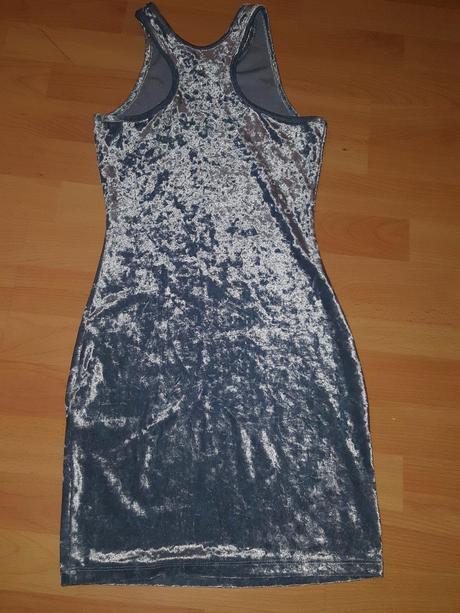 Zamatove saty forever 21, s