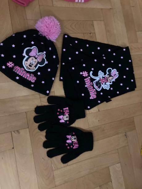 Čiapka a šál, disney,98