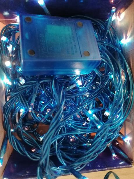 Modre svetlá na stromček, 