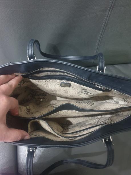 Kabelka guess, guess