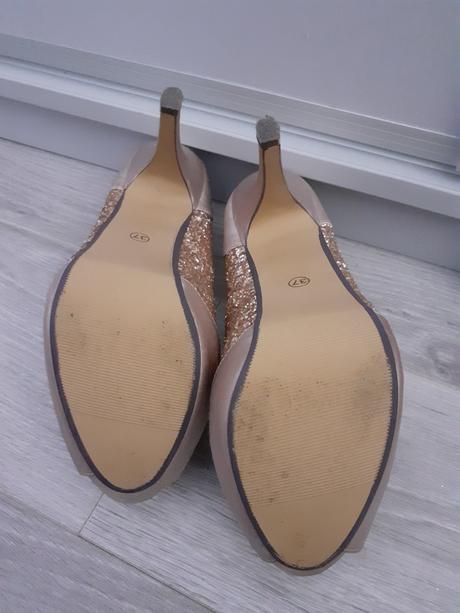 Lodičky zn. victoria delef veľ. 37, 37