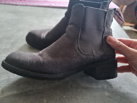 Semišové členkové topanky, 38