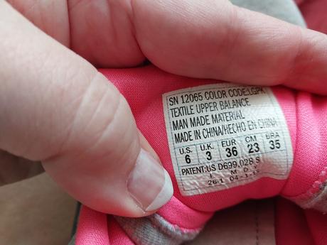 Halovky tenisky sive s ruzovou snurkou, 36