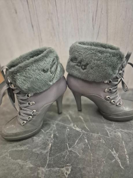 Kotnikove čižmy, guess,38