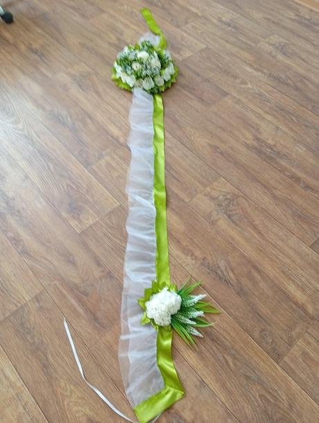 Výzdoba na svadobné auto. priemer 30 cm.,