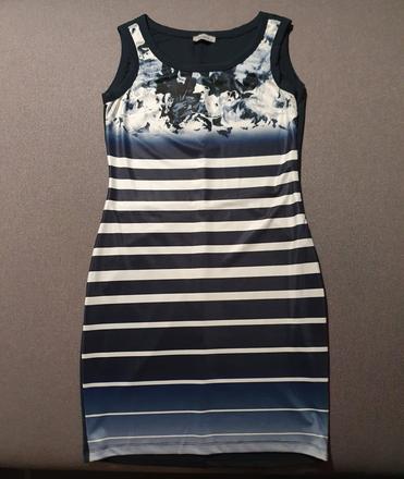 Vypasované šaty, m