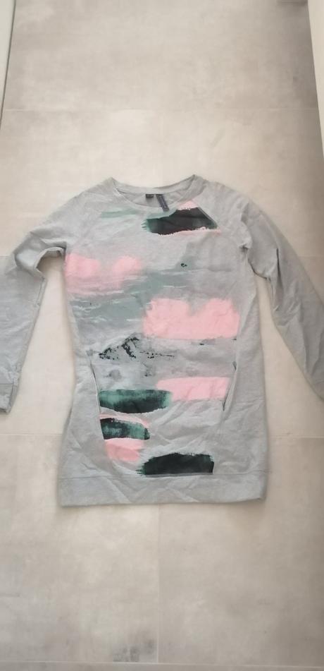 Predĺžena mikina., s